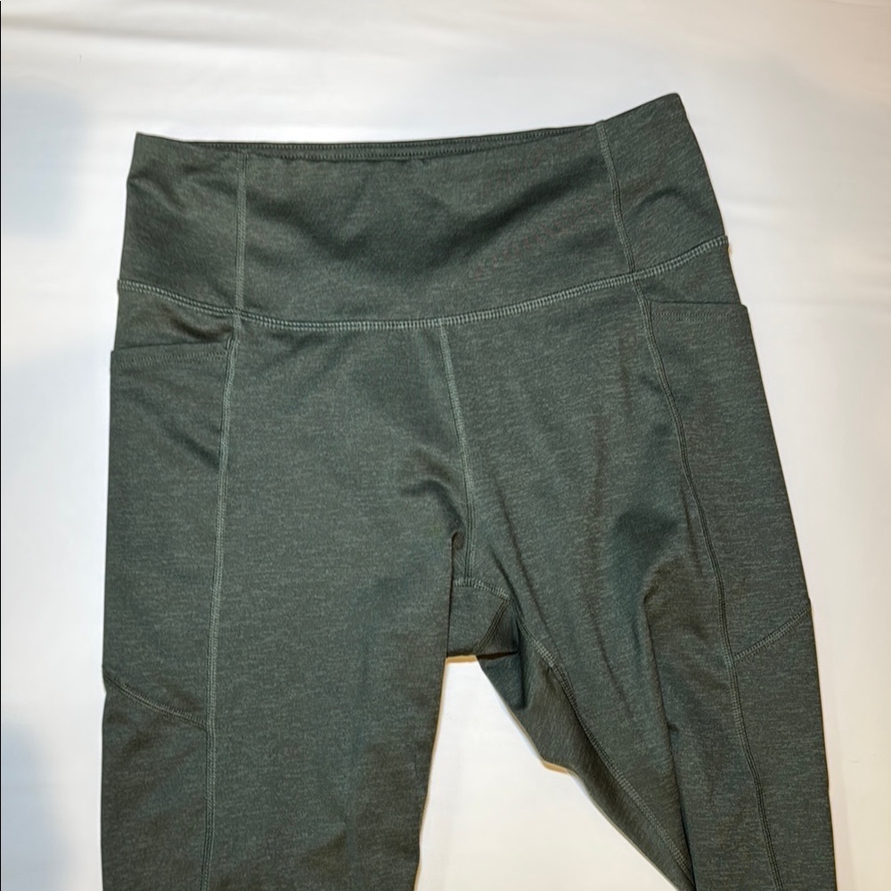 Tek Gear Workout Gear Woman’s Leggings Green Size Large with Pockets - Picture 5 of 7